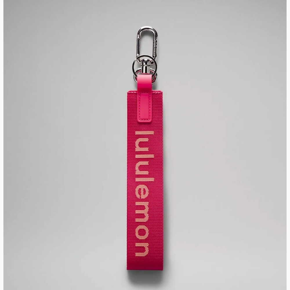 lululemon never lost keychain - PINK